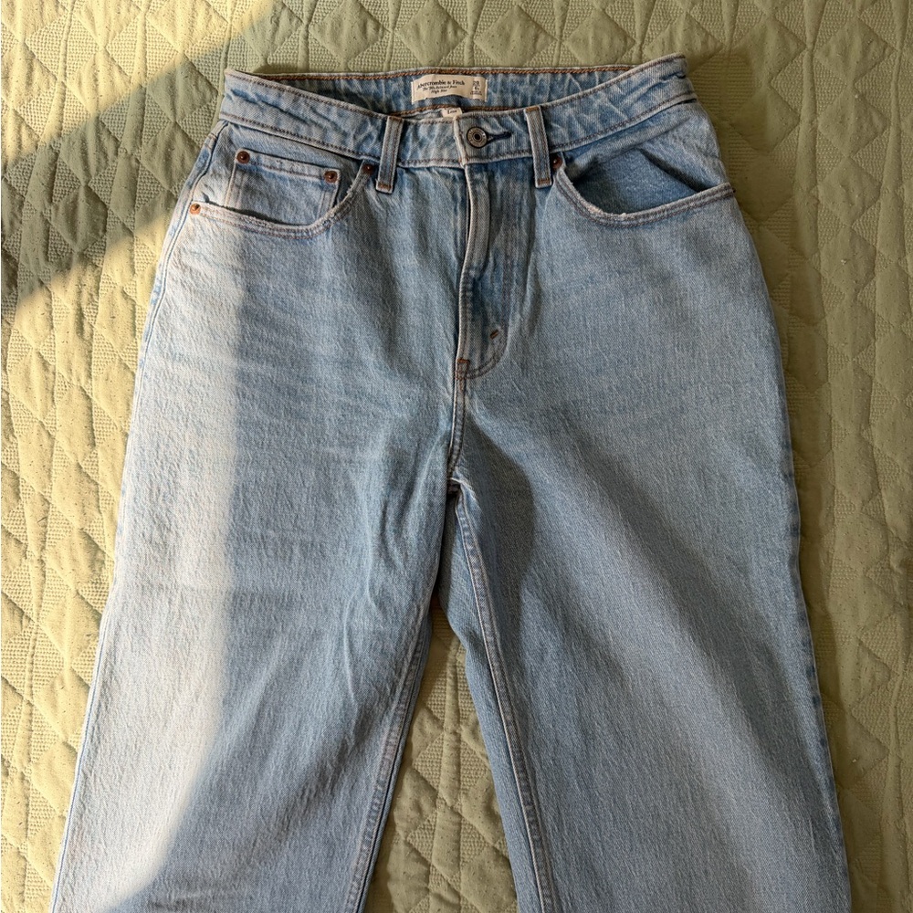 Women’s Abercrombie Jeans Light Wash High-Rise